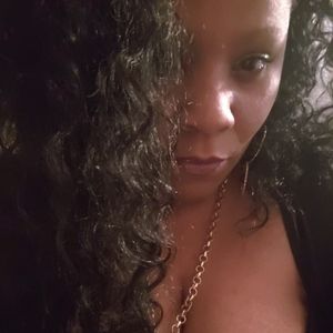 Meet your Posher, Adrienne